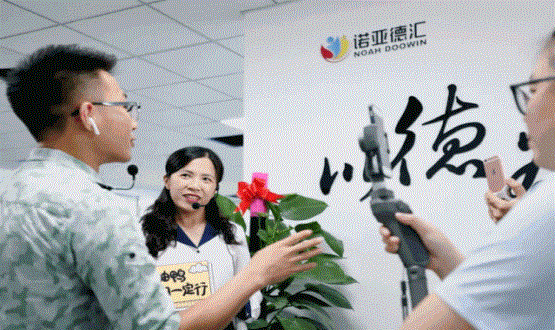 石家莊人力資源服務產(chǎn)業(yè)園攜六大明星企業(yè)聯(lián)袂直播 開啟“在線搶人”模式